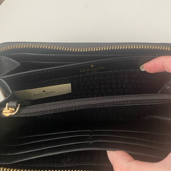Kate spade bag w/ wallet - Picture 9 of 11